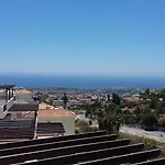 Hilltop Retreat - Village Views & Sunsets Apartment *