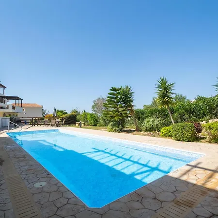 Hilltop Retreat - Village Views & Sunsets